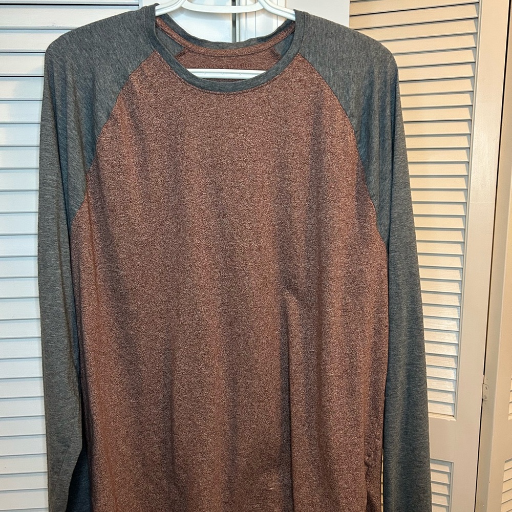 Banana Republic Gray and Brown Long Sleeve Tee